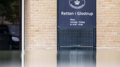 Ved Retten i Glostrup er en 56-årig hollandsk mand blevet varetægtsfængslet frem til 11. februar. Han er sigtet for at have indsmuglet og overdraget flere hundrede kilo narko i Danmark og Sverige. (Arkivfoto)