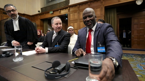 Gambias justitsminister,  Abubacarr Tambadou, var i retslokalet i Haag, da FN's øverste domstol (ICJ) fastslog,  at Myanmar skal beskytte rohingya-mindretallet og hindre, at militæret begår folkedrab. Det er det overvejende muslimske Gambia, som har rejst sagen mod Myanmar ved FN-domstolen.