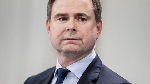Finansminister Nicolai Wammen (S) kalder det en "investering i genåbning" at øge testkapaciteten markant. Han afviser at det vil koste omkring 100 milliarder kroner årligt at teste alle to gange om ugen. (Arkivfoto.)