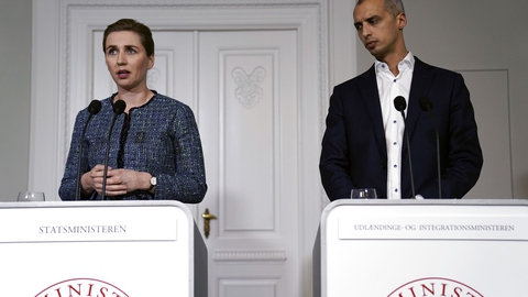  Statsminister Mette Frederiksen og udlændinge- og integrationsminister Mattias Tesfaye er frontfigurerne i Socialdemokratiets nye, mere stramme udlændingepolitik. (Foto: Niels Christian Vilmann/Ritzau Scanpix)
