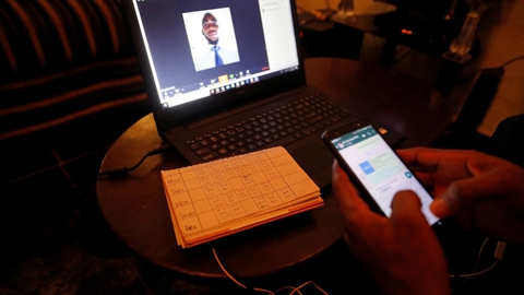 Ifølge en række danske virksomheder vil der efter coronakrisen være flere onlinemøder, end der var før krisen. (Arkivfoto).