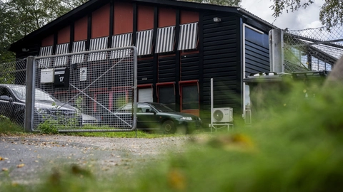 Denne adresse i Kvistgård i Nordsjælland blev tidligere i september lukket af politiet med henvisning til en voldelig konflikt i rocker/bandemiljøet. Fire politikredse har nu lukket tilholdssteder og klubhuse. (Arkivfoto).