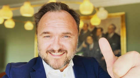 - Så er klimaloven endeligt vedtaget i Folketinget! En god dag for klimaet, skriver klimaminister Dan Jørgensen på sin Twitter. 