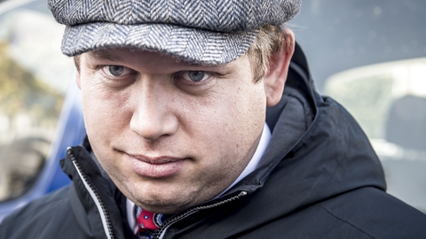 (ARKIV) Rasmus Paludan fra Stram Kurs demonstrerer foran Gl. Hellerup gymnasium i Hellerup, onsdag den 17. april 2019. (Foto: Mads Claus Rasmussen/Ritzau Scanpix)