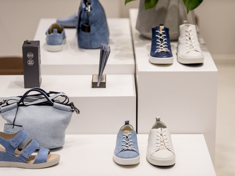 Der har været godt gang i salget af særligt tøj og beklædning i maj. (Arkivfoto)