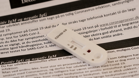 En hjemmetest for antistoffer mod corona kan afsløre, om du har haft covid-19. Har du antistoffer i dit blod, har du været smittet. Statens Serum Institut har 1,3 millioner hjemmetest, som i nyt projekt sendes ud til dansker, der inviteres gennem e-boks. (Arkivfoto)