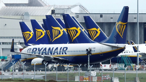 Effekterne af coronakrisen gør, at Ryanair forventer at tabe penge i første kvartal af det nye regnskabsår. (Arkivfoto)