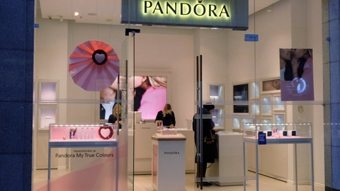16. marts trak Pandora sin oprindelige prognose for 2020 tilbage grundet coronakrisen. Dengang forventede smykkekoncernen en negativ vækst på mellem tre og seks procent.