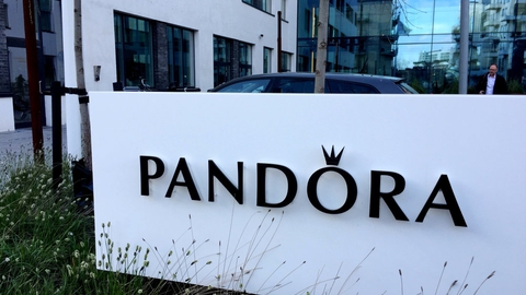 Smykkevirksomheden Pandora er en af de virksomheder, som nu beder de ansatte om at arbejde hjemmefra. (Arkivfoto)