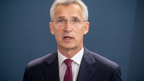 - Vi opfordrer Rusland til at afsløre hele Novitjok-programmet for OPCW og til at samarbejde om en upartisk og international undersøgelse, skriver Nato-chef Jens Stoltenberg fredag på Twitter.