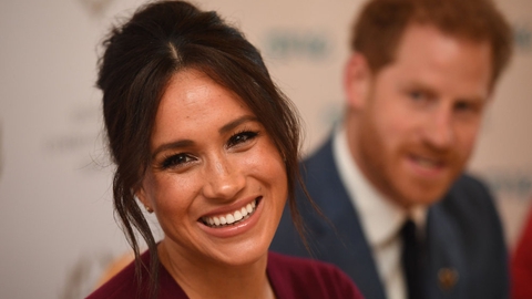 Jeg fandt den lykke og kærlighed, jeg havde håbet på hele mit liv, siger prins Harry i en følelsesladet tale søndag. På billedet her ses Meghan og Harry under en rundbordssamtale om lighed og ulighed mellem mænd og kvinder på Windsor Castle i oktober sidste år.