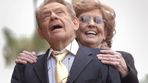 Jerry Stiller ses her sammen med hustruen Anne Meara tilbage i 2007 på Hollywoods Walk of Fame (Arkivfoto).