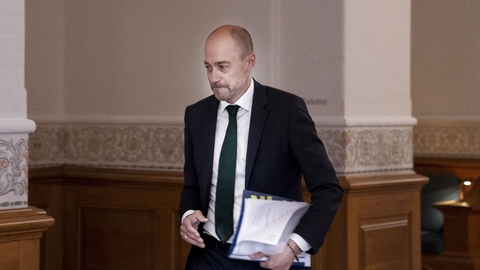 Sundheds- og ældreminister Magnus Heunicke (S) er i samråd om, hvordan sundheds- og plejepersonalets sikkerhed og arbejdsmiljø sikres under håndteringen af covid-19, i Landstingssalen på Christiansborg torsdag den 30. april 2020. (Foto: Liselotte Sabroe/Ritzau Scanpix)