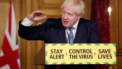 A handout image released by 10 Downing Street, shows Britains Prime Minister Boris Johnson attending a remote press conference to update the nation on the novel coronavirus COVID-19 pandemic inside 10 Downing Street in central London on July 31, 2020. (Foto: Andrew Parsons/AFP/Ritzau Scanpix)