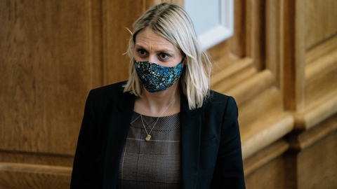 Forsvarsminister Trine Bramsen (S) møder kritik fra Forsvarets personel og er ifølge politisk kommentator Hans Engell på vej ud i en krise. (Arkivfoto)