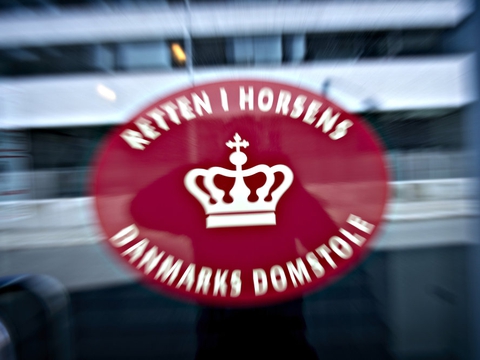 Retten i Horsens har fredag afsagt dom i en sag om dødsvold. To mænd på 22 og 20 er idømt henholdsvis seks og syv års fængsel. (Arkivfoto)