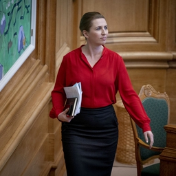 Statsminister Mette Frederiksen før møde i Folketingssalen, som indledes med en partilederdebat, på Christiansborg tirsdag d. 21. januar 2020. (Foto: Liselotte Sabroe/Ritzau Scanpix)