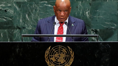 Presset er steget på premierministeren er steget efter drabet på hans ekskone. Tidligere torsdag annoncerede Thabane, at han træder tilbage i slutningen af juli. Thabane forklarede beslutningen med, at han er kommet op i alderen. (Arkivfoto).