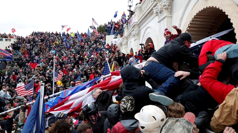 Demonstranter stormede onsdag Kongressen i Washington D.C. i USA.