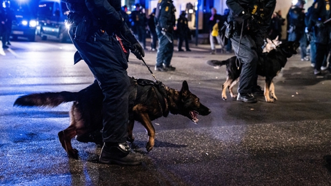 Der var massivt politiopbrud i centrum af København og på Frederiksberg lørdag aften, hvor gruppen "Men in Black" afholdt demonstration.