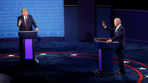 I nattens tv-debat mellem de to præsidentkandidater bad Joe Biden Donald Trump om at holde kæft i et forsøg på at få ham til at stoppe med at afbryde.