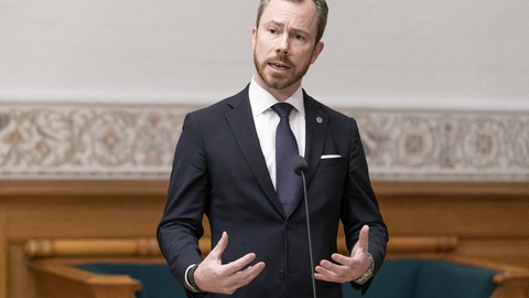 Venstres formand, Jakob Ellemann-Jensen, hæfter sig ved, at Inger Støjberg har beklaget fejl, og at hun ikke selv direkte gav ulovlig ordre om at adskille asylpar, hvoraf den ene var mindreårig. (Arkivfoto).
