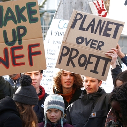 Unge klimademonstranter, herunder Greta Thunberg, ved World Economic Forum den 24. januar 2020. (Foto: Denis Balibouse/Reuters/Ritzau Scanpix)