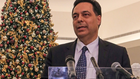 Libanons nye premierminister, Hassan Diab, lover, at han vil danne en regering hurtigst muligt for at ende den politiske krise, der har lammet landet i to måneder.