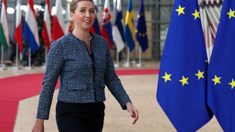 Den danske statsminister, Mette Frederiksen, ankommer til anden dag af topmøde om budgetforhandlinger om EU's flerårige finansielle ramme for 2021-2027.