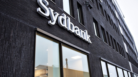 Færre ansatte, negative renter og højere gebyrer skal bringe Sydbank på ret kurs, efter at omsætningen for fjerde år i træk faldt i 2019. (Arkivfoto)