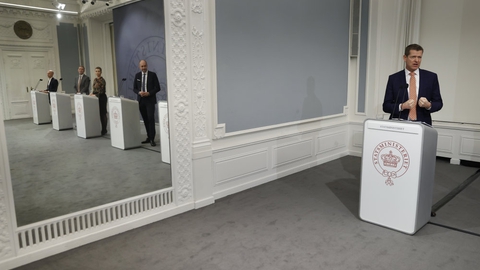 - Genåbningen mere forsigtig og mere kontrolleret, end de genåbninger vi lavede i foråret. Det er den nødt til at være, for at vi kan bevare vores epidemikontrol, og sådan at hvis epidemien blusser op igen, at vi så kan styre det, lyder det fra Søren Brostrøm, direktør i Sundhedsstyrelsen, på et pressemøde onsdag aften.