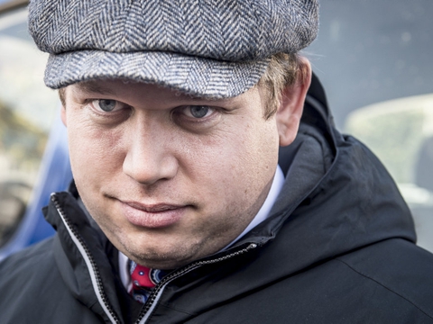 En 27-årig kvinde skal udføre 40 timers samfundstjeneste, efter at hun under en Stram Kurs-demonstration kastede en blanding af eddike og æg på Rasmus Paludan og en anden demonstrant. (Arkivfoto).