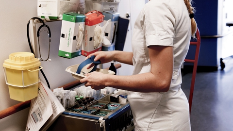 (ARKIV) Sygeplejerske på Bispebjerg Hospital, fotograferet den 23. oktober 2018. . Hospitalsvæsenet er et af de områder, der lider under store mængder bureaukrati. Det vil Djøf nu gøre op med. (Foto: LINDA KASTRUP/Ritzau Scanpix)