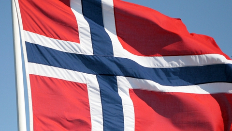 Den anholdte nordmand, som er sigtet for Pionage, arbejder for Det Norske Veritas. Hans speciale bragte ham i kontakt med norsk forsvar.