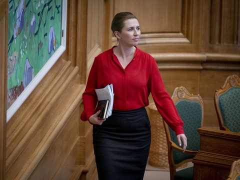 Statsminister Mette Frederiksen før møde i Folketingssalen, som indledes med en partilederdebat, på Christiansborg tirsdag d. 21. januar 2020. (Foto: Liselotte Sabroe/Ritzau Scanpix)