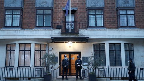 Rpins Philip er indlagt på King Edward VII-hospitalet i London.