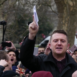 Tommy Robinson taler på Speakers' Corner i London i 2018. (Foto: Shayan Barjesteh van Waalwijk van Doorn/Wikimedia Commons)