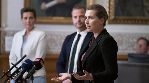 Statsminister Mette Frederiksen (S) præsenterer aftalen om yderligere genåbning af det danske samfund.
