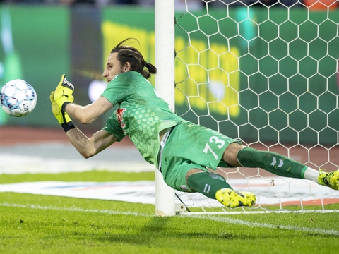 AGF-målmand Kamil Grabara forlader klubben efter endt lejemål.