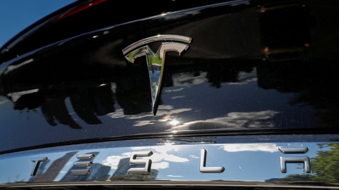 Elbilproducenten Tesla får tirsdag store tæsk på den amerikanske børs. (Arkivfoto)