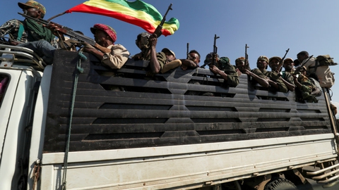 I over en uge har regeringsstyrker og lokal oprørsgruppe udkæmpet kampe i den nordlige Tigray-region i Etiopien. Mandag blev hundredvis af civile ifølge Amnesty International dræbt i byen Mai-Kadra.