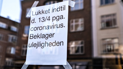 Selvom de danske butikker måske kan gå og drømme om at åben igen, betyder det mindre, hvis forbrugerne ikke tør bruge deres penge, lyder det fra økonomer efter forbrugertilliden er gået i sort. (Arkivfoto)