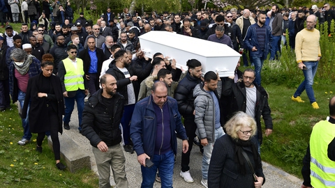 Digter Yahya Hassan bliver begravet på den muslimske gravplads på Vestre Kirkegård i Aarhus V tirsdag den 5. maj 2020. (Foto: Bo Amstrup/Ritzau Scanpix)