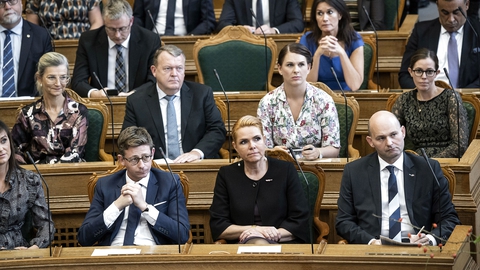 (ARKIV) Åbning af Folketinget 2019. Christiansborg. Folketingsmedlemmer, blandt andet medlemmer af Venstre og Det Konservative Folkeparti. Blandt andre Karsten Lauritzen, Inger Støjberg, Søren Pape, Ulla Tørnæs og Lars Løkke Rasmussen. (Foto: Thomas Lekfeldt/Ritzau Scanpix)