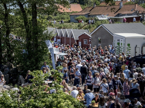 Både nogle af Bornholms mange turister og beboere på øen er smittet med bakterien campylobacter. (Arkivfoto)