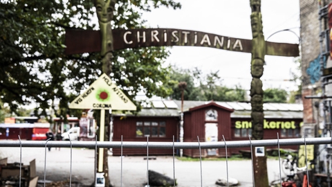 På grund af for mange mennesker har politiet valgt at indføre et midlertidigt opholdsforbud på Christiania. (Arkivfoto)
