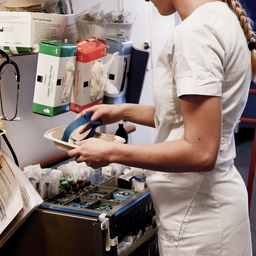 (ARKIV) Sygeplejerske på Bispebjerg Hospital, fotograferet den 23. oktober 2018. . Hospitalsvæsenet er et af de områder, der lider under store mængder bureaukrati. Det vil Djøf nu gøre op med. (Foto: LINDA KASTRUP/Ritzau Scanpix)