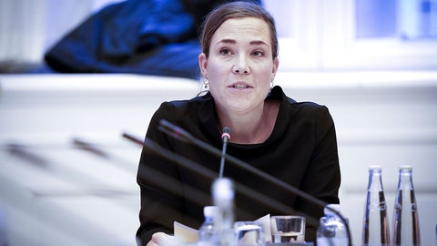 (ARKIV) Social- og indenrigsminister Astrid Krag (S) er i samråd om prostitution, på Christiansborg onsdag den 27. november 2019. Udsatte børns indflydelse på deres eget liv skal øges, og økonomien i kommunerne må ikke afgøre, om et barn skal anbringes, lyder det fra regeringen. Det skriver Ritzau, mandag den 13. januar 2020. (Foto: Liselotte Sabroe/Ritzau Scanpix)