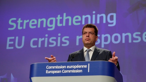 EU-Kommissionen vil sikre, at ingen EU-lande står alene, når de skal håndtere fremtidens kriser, selv om flere medlemslande bliver ramt af krise samtidigt. (Arkivfoto)