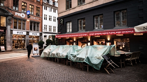 Det største fald i beskæftigelsen i januar var inden for hoteller og restauranter, hvor antallet af lønmodtagere faldt med 9000. (Arkivfoto)